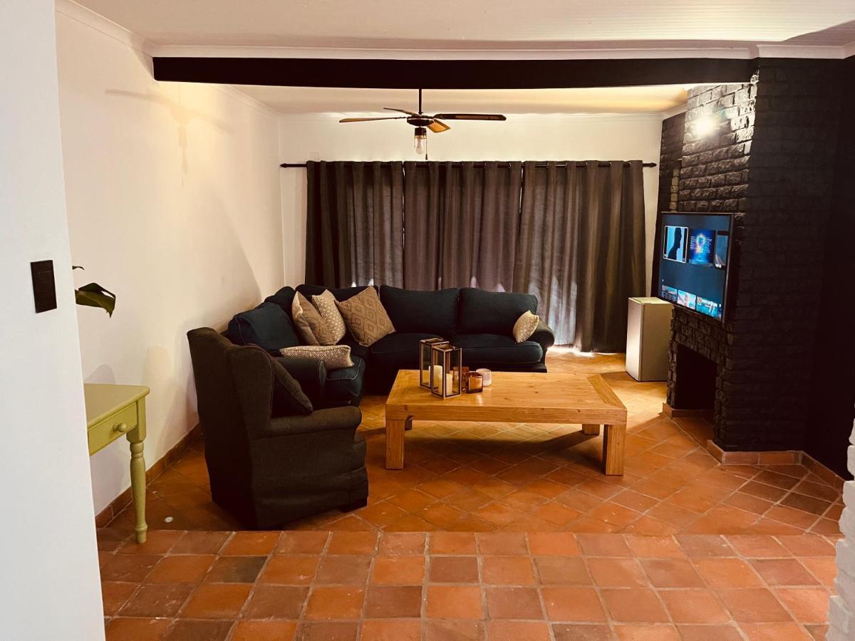 The Hart House Bed and Breakfast Hartbeespoort Exteriör bild