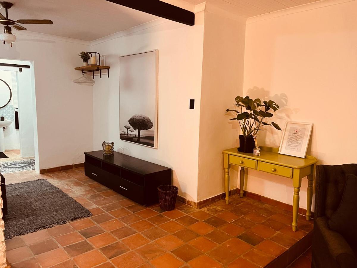 The Hart House Bed and Breakfast Hartbeespoort Exteriör bild