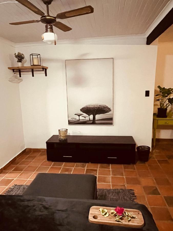 The Hart House Bed and Breakfast Hartbeespoort Exteriör bild